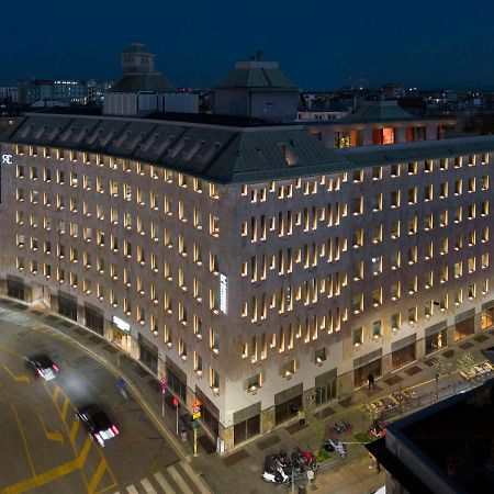 Radisson Collection Hotel, Santa Sofia Milan Luaran gambar The hotel at night