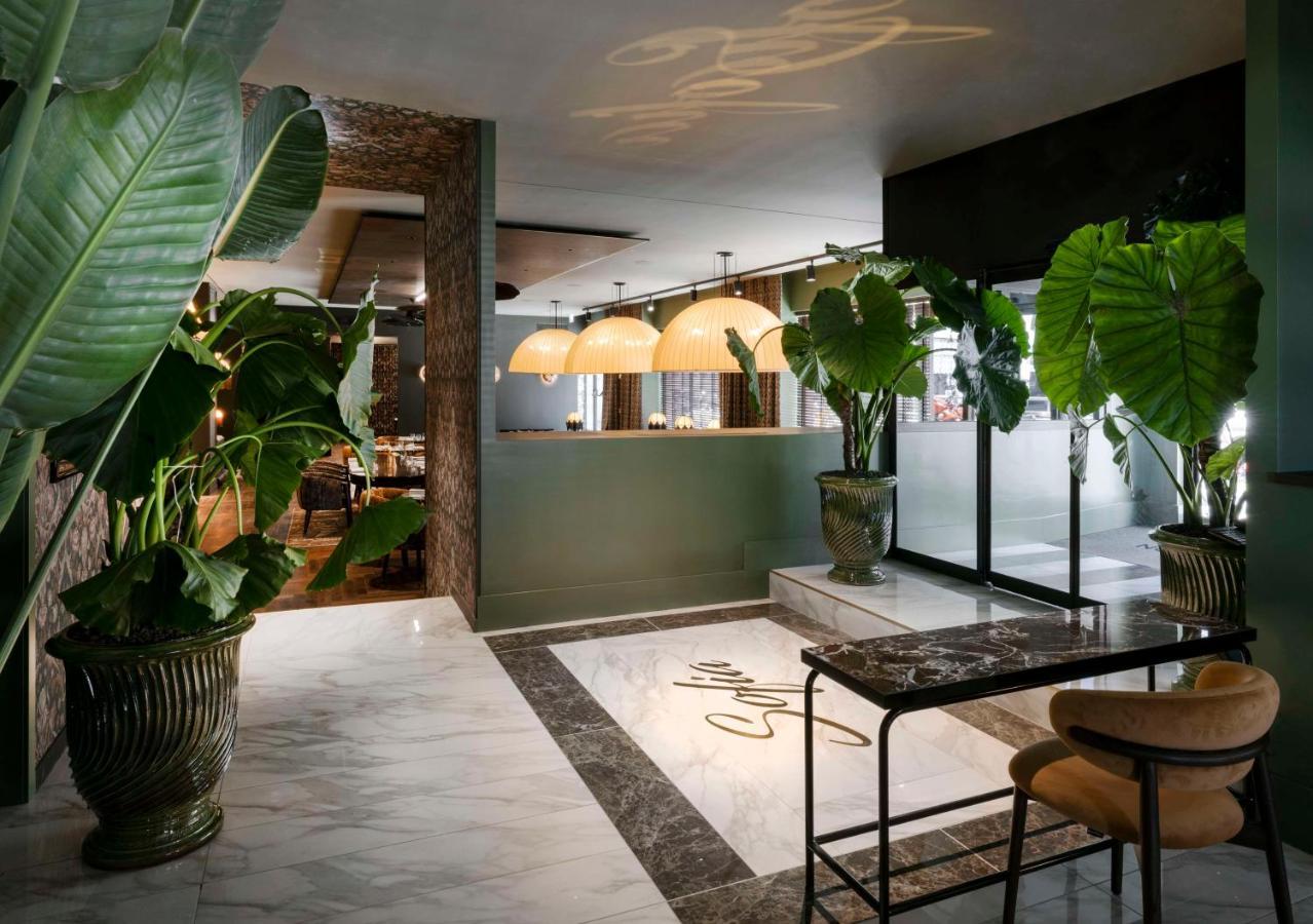 Radisson Collection Hotel, Santa Sofia Milan Luaran gambar The lobby of the hotel