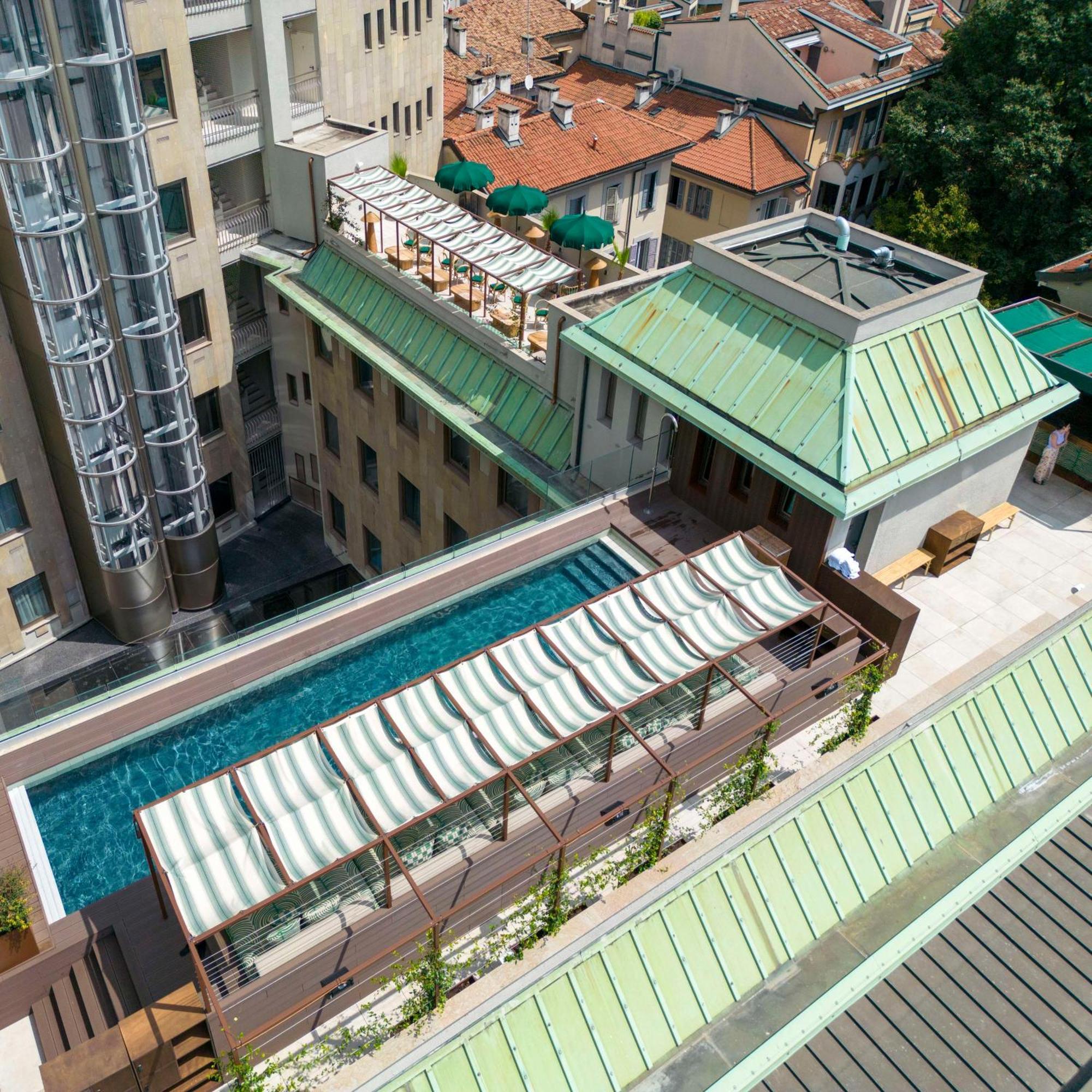 Radisson Collection Hotel, Santa Sofia Milan Luaran gambar The rooftop pool at the Mandarin Oriental, Munich