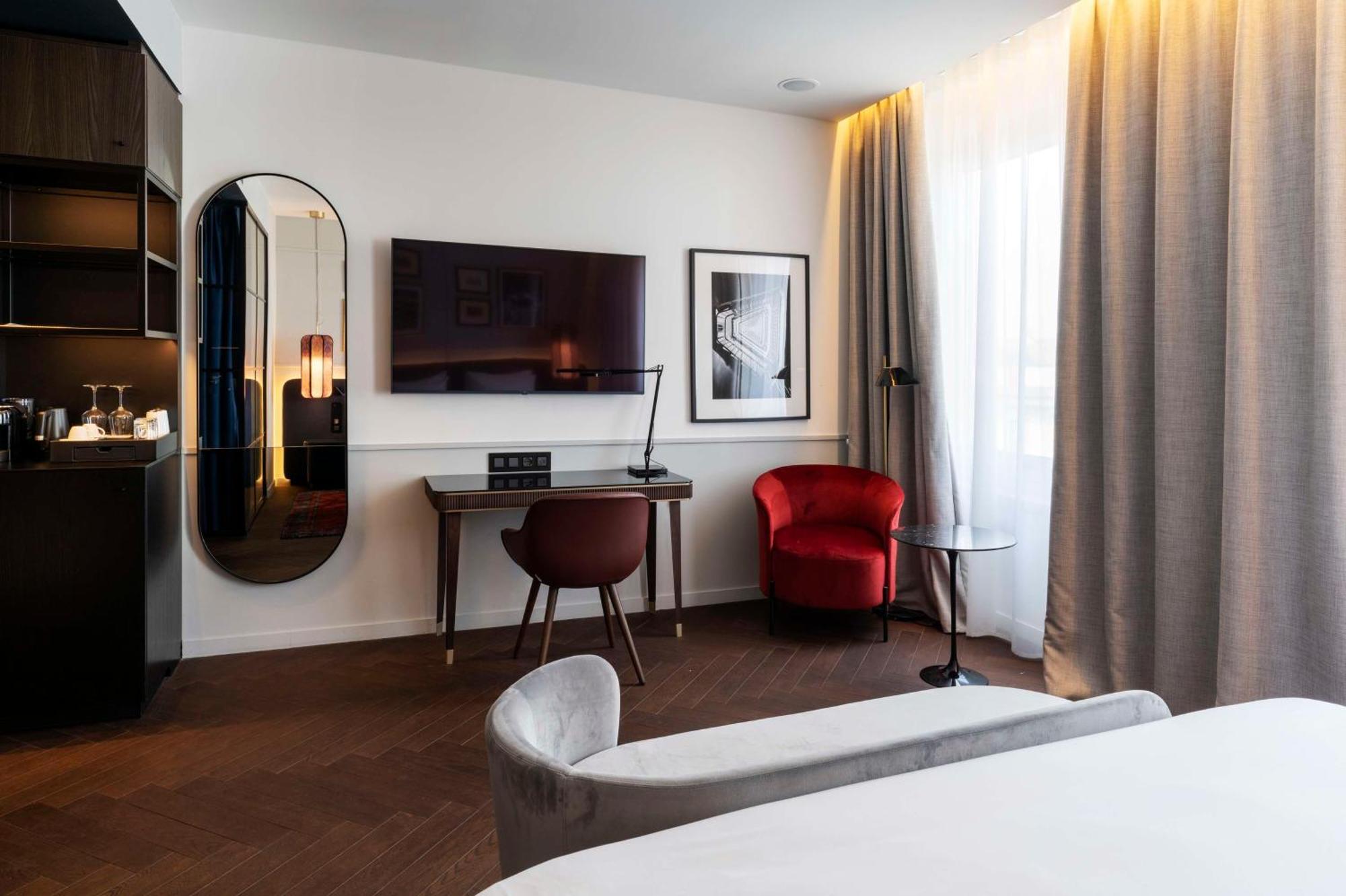 Radisson Collection Hotel, Santa Sofia Milan Luaran gambar A room at the hotel