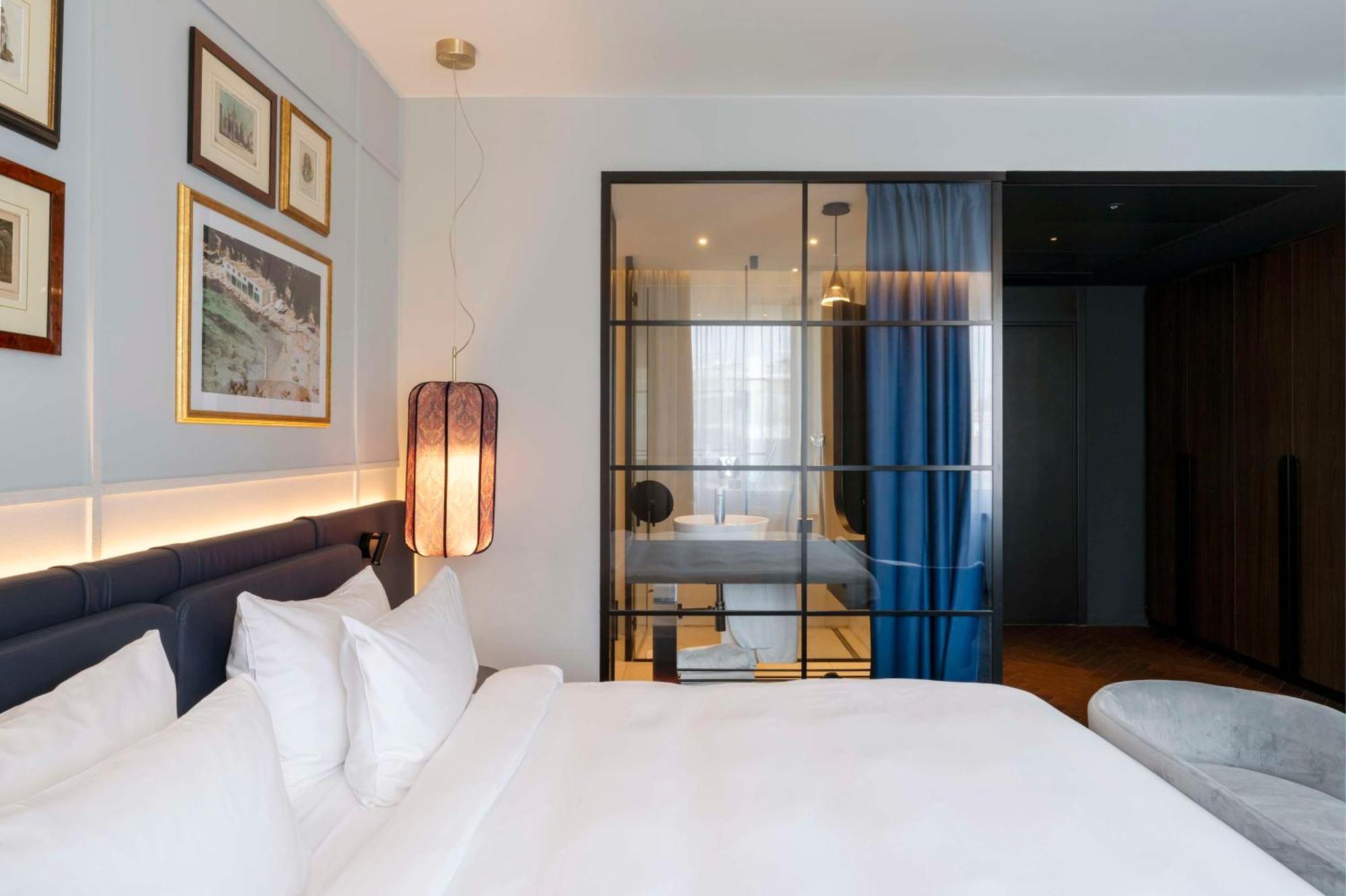 Radisson Collection Hotel, Santa Sofia Milan Luaran gambar A room at the hotel